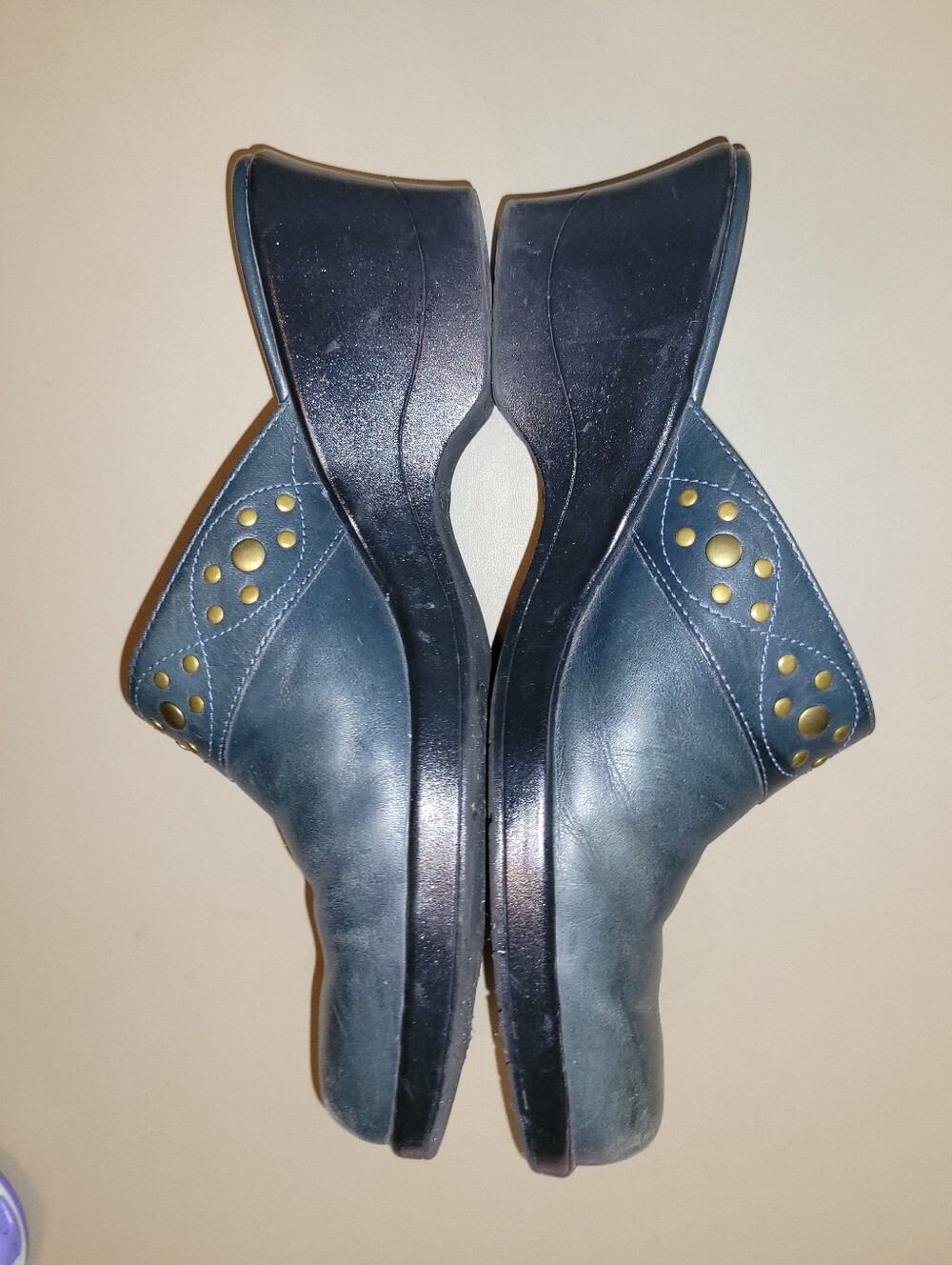 Clarks Teal Leather Slip-On Mules with Gold Stud Accents. Size 8.5 M - Picture 2 of 5